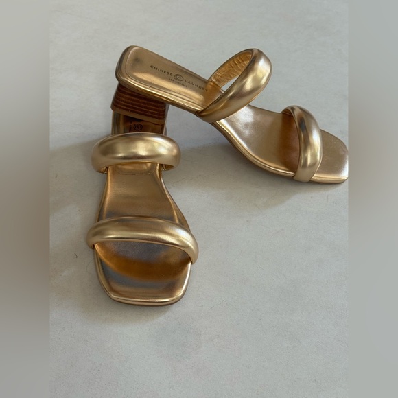 Chinese Laundry Gold Block Heel Sandals - Picture 3 of 5